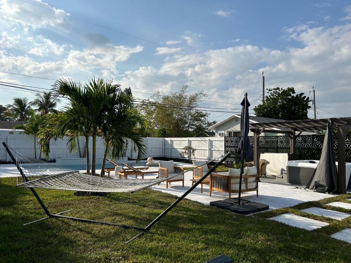 Jungle Cottage With Luxury Pool, Hot Tub And More! Lake Worth Beach Exterior foto