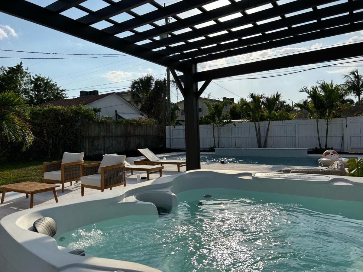 Jungle Cottage With Luxury Pool, Hot Tub And More! Lake Worth Beach Exterior foto
